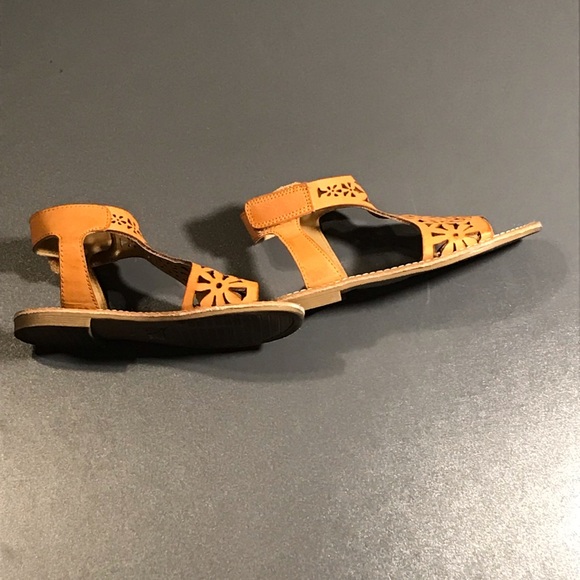 Rachel Shoe Girls Size 11M Tan Velcro sandals - Picture 2 of 5